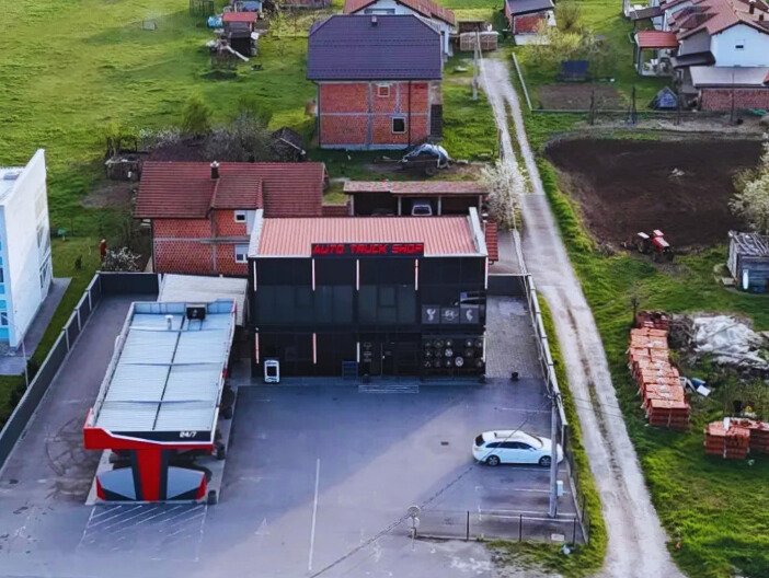 AUTO TRUCK SHOP “MOMA”